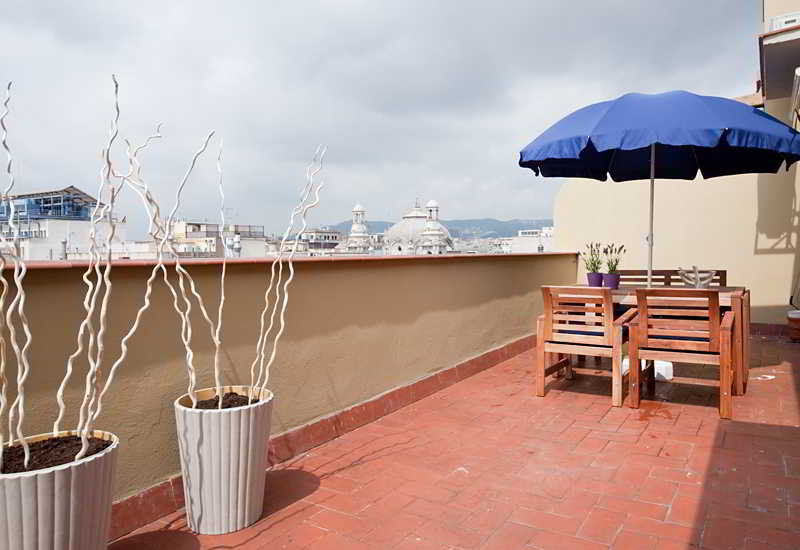 Rent Top Apartments Near Plaza De Catalunya برشلونة المظهر الخارجي الصورة