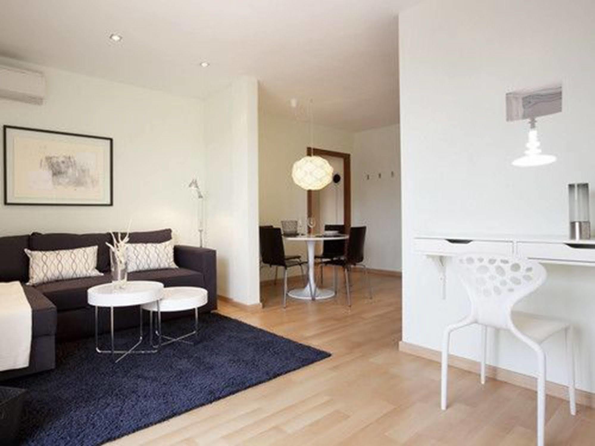 Rent Top Apartments Near Plaza De Catalunya برشلونة المظهر الخارجي الصورة