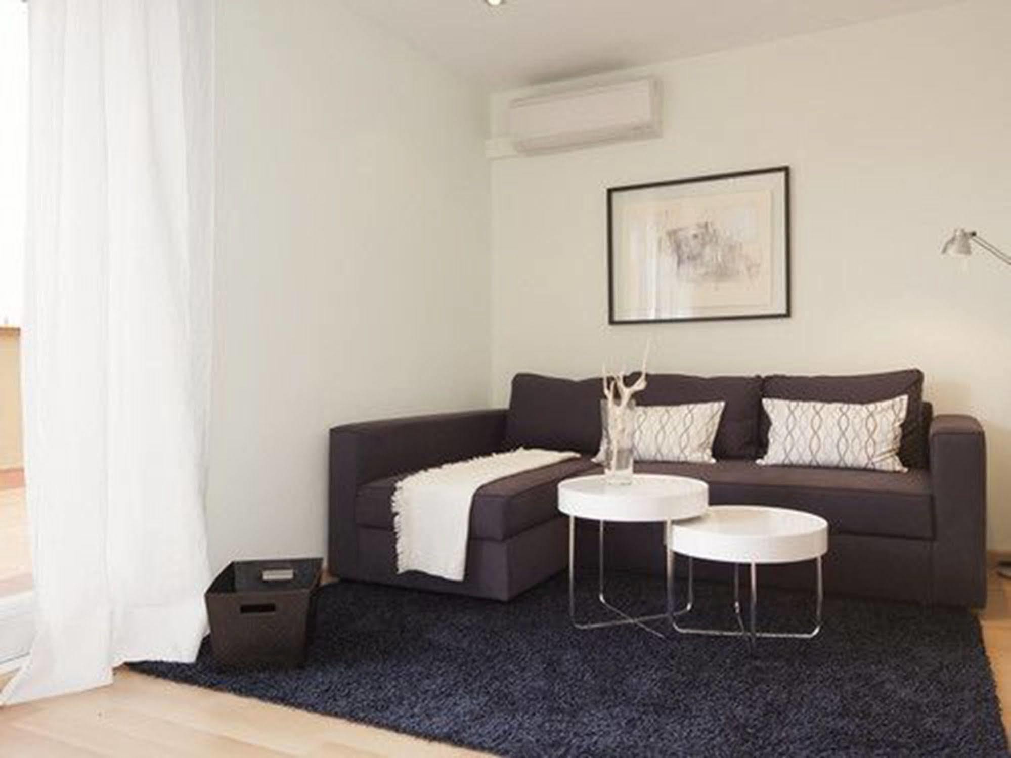 Rent Top Apartments Near Plaza De Catalunya برشلونة المظهر الخارجي الصورة