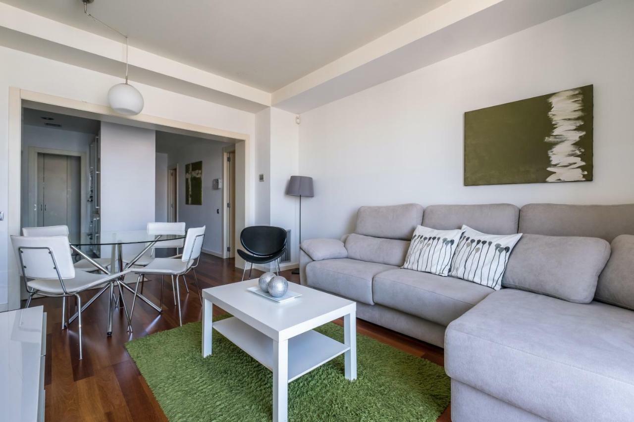 Rent Top Apartments Near Plaza De Catalunya برشلونة المظهر الخارجي الصورة